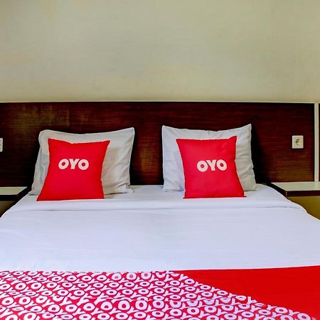 Oyo 90162 Remboelan Guest House Sungai Lutus Exterior foto