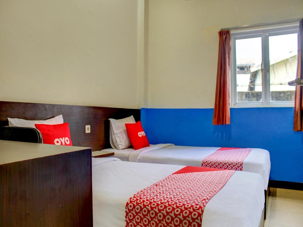 Oyo 90162 Remboelan Guest House Sungai Lutus Exterior foto