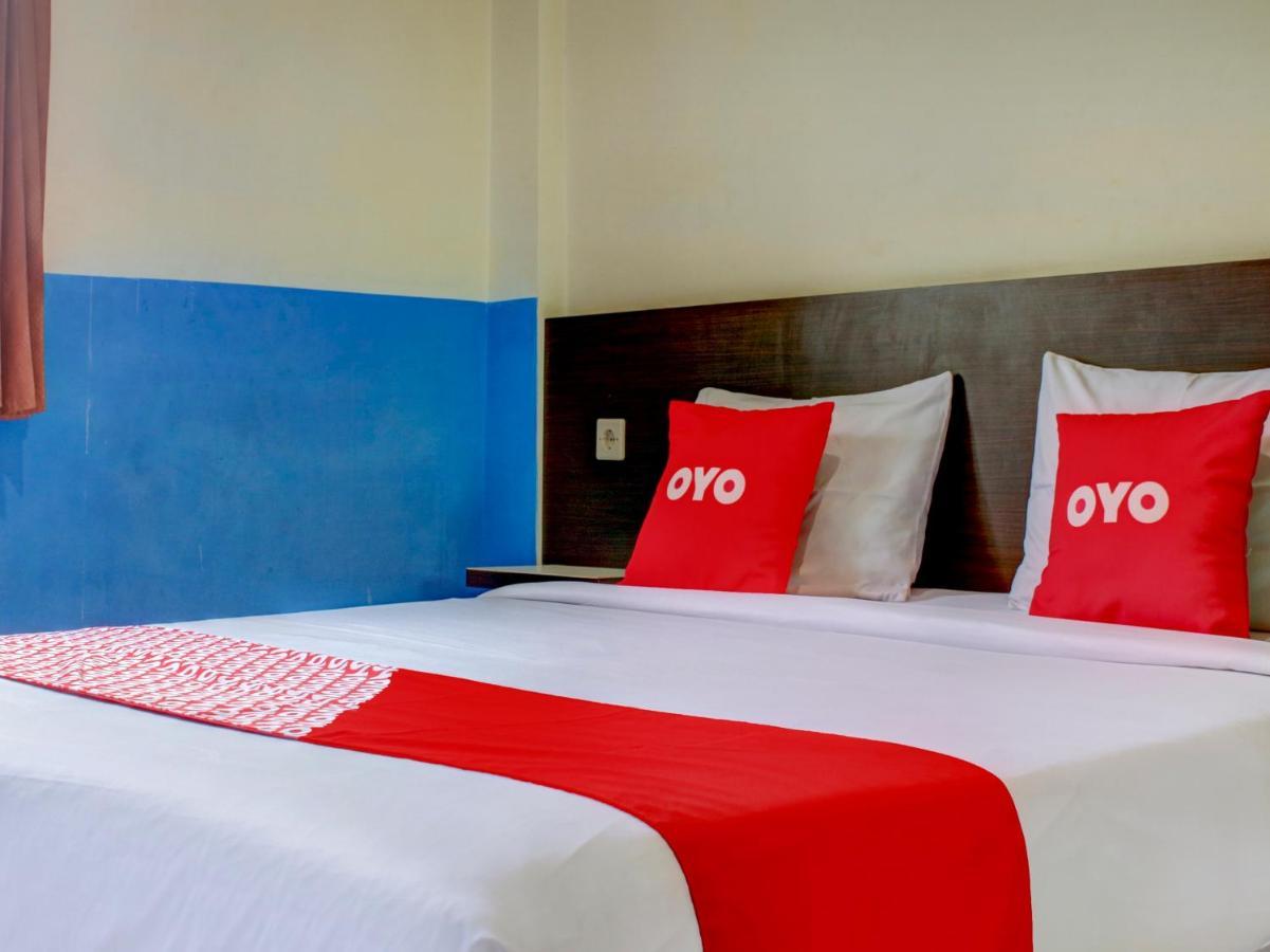 Oyo 90162 Remboelan Guest House Sungai Lutus Exterior foto