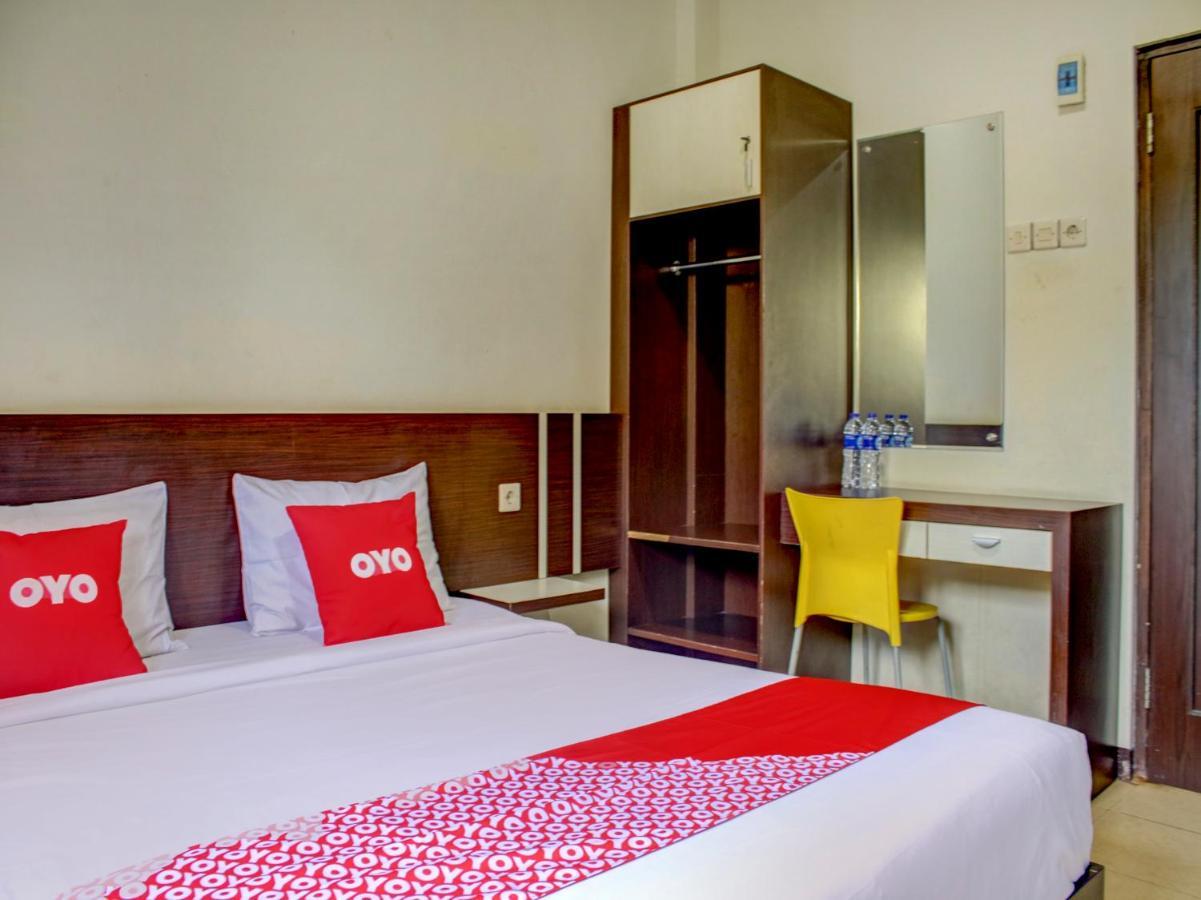 Oyo 90162 Remboelan Guest House Sungai Lutus Exterior foto