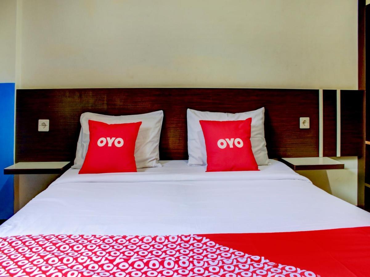 Oyo 90162 Remboelan Guest House Sungai Lutus Exterior foto